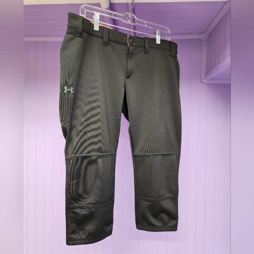 Under Armour black softball pants size Large